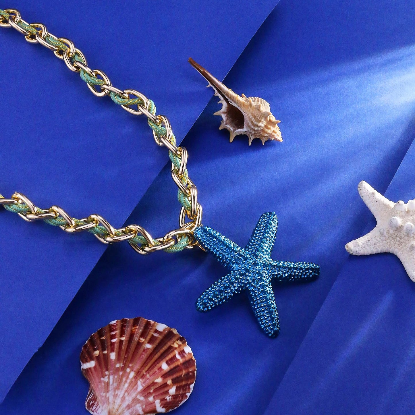 Todenb Starfish Necklace for Women Colorful Weave Seashell Pendant Necklace Boho Starfish Mermaid Necklace Summer Beach Mermaid Jewelry Accessories