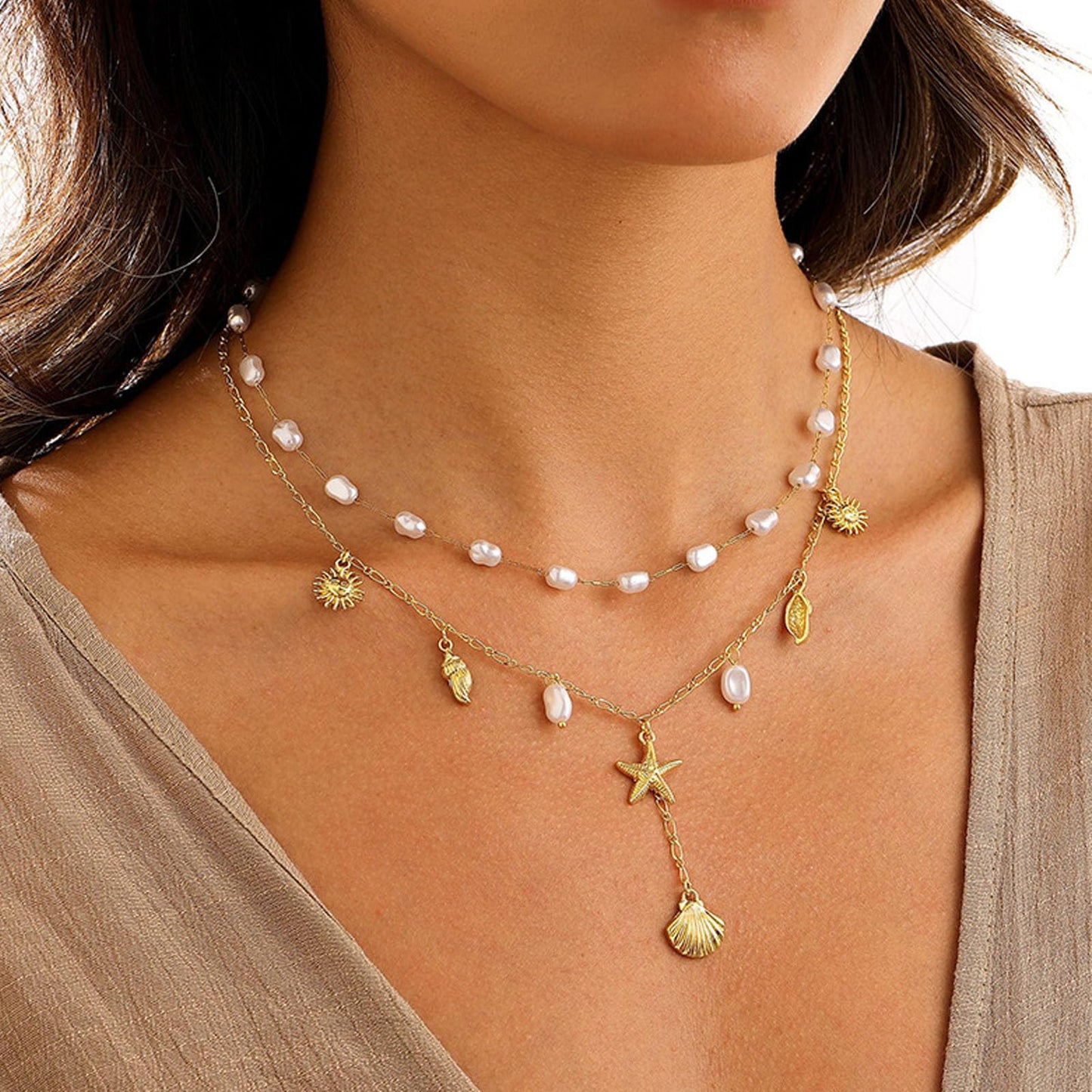 Gold Starfish Shell Necklace for Women Boho Layered Seashell Conch Shell Pearl Pendant Necklaces Set Bohemain Starfish Beach Necklaces Stack Beachy Summer Jewelry Outfits Accessories