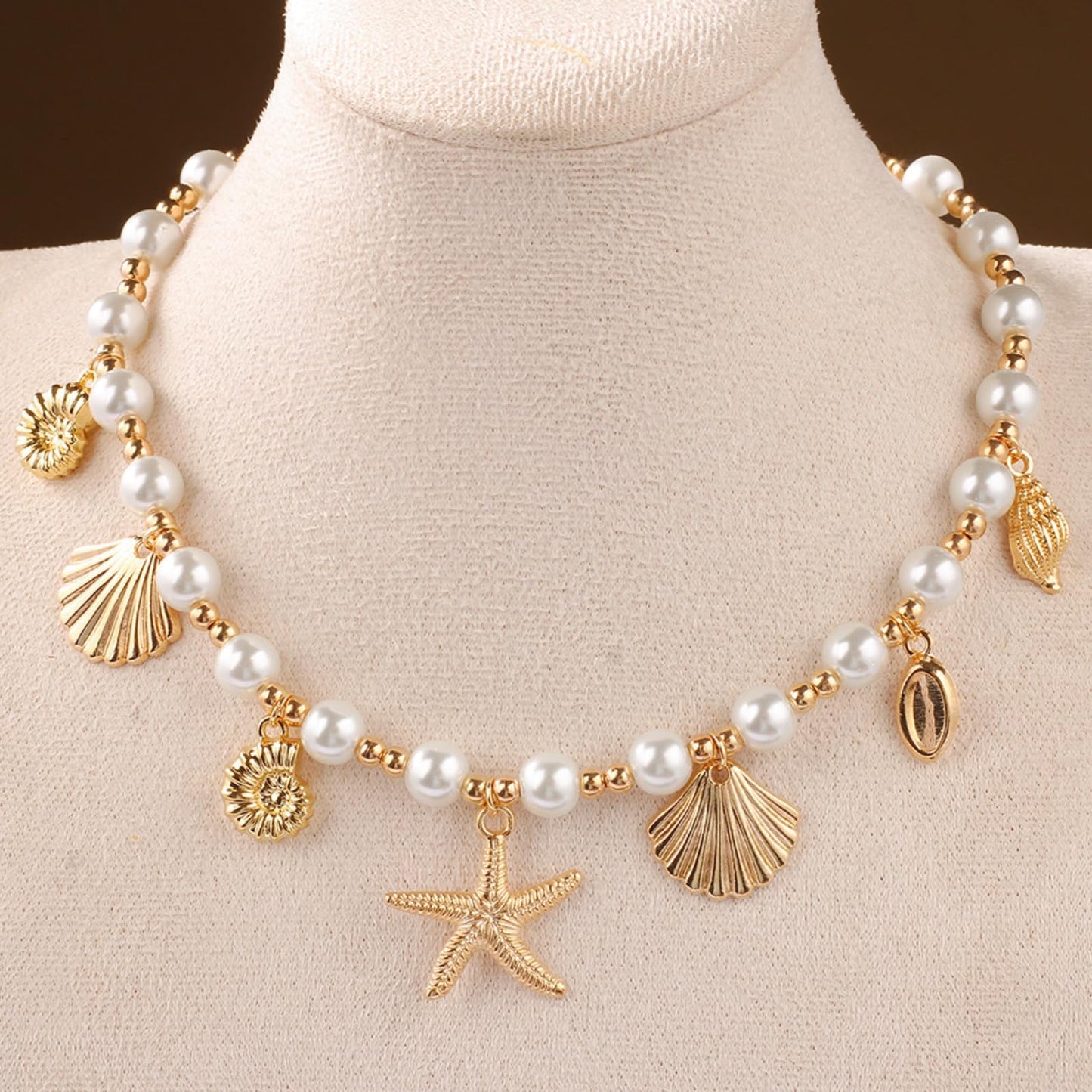 Frodete Starfish Necklace for Women Beach Necklaces Jewelry Layered Choker Drop Dangle Summer Vacation Outfits Theme Conch Seashell Accessories Ocean Pendant Dress Costume