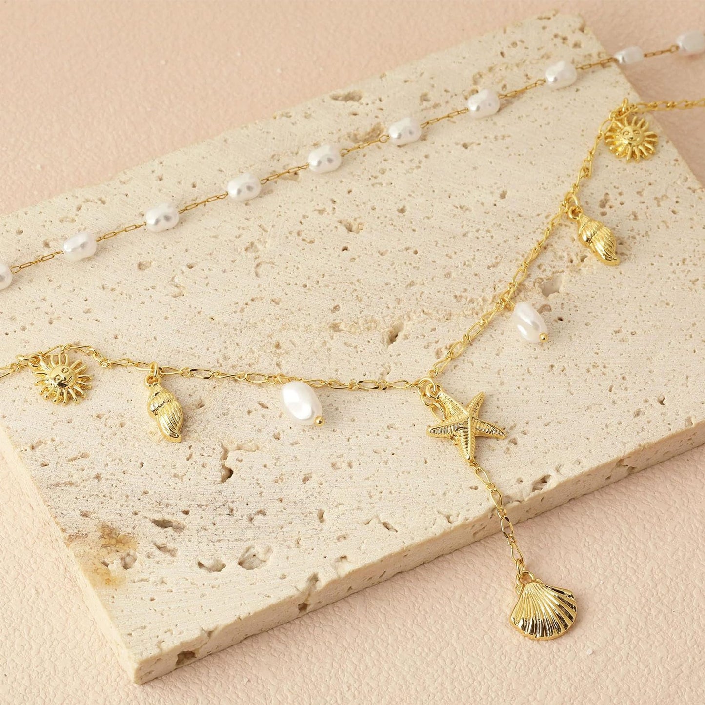 Gold Starfish Shell Necklace for Women Boho Layered Seashell Conch Shell Pearl Pendant Necklaces Set Bohemain Starfish Beach Necklaces Stack Beachy Summer Jewelry Outfits Accessories