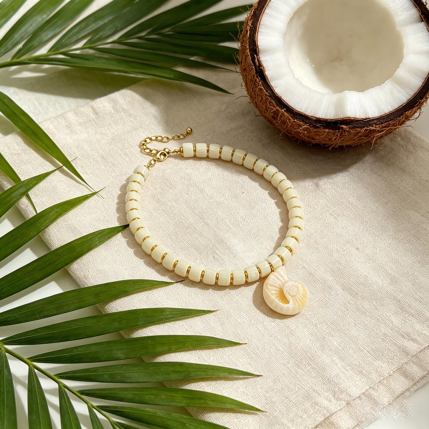 IQIC Beach Resin Conch Necklace for Women Blue Gold Bead Spiral Necklace Boho Summer Snail Shell Necklaces Beach Summer Jewelry Accessories (white)
