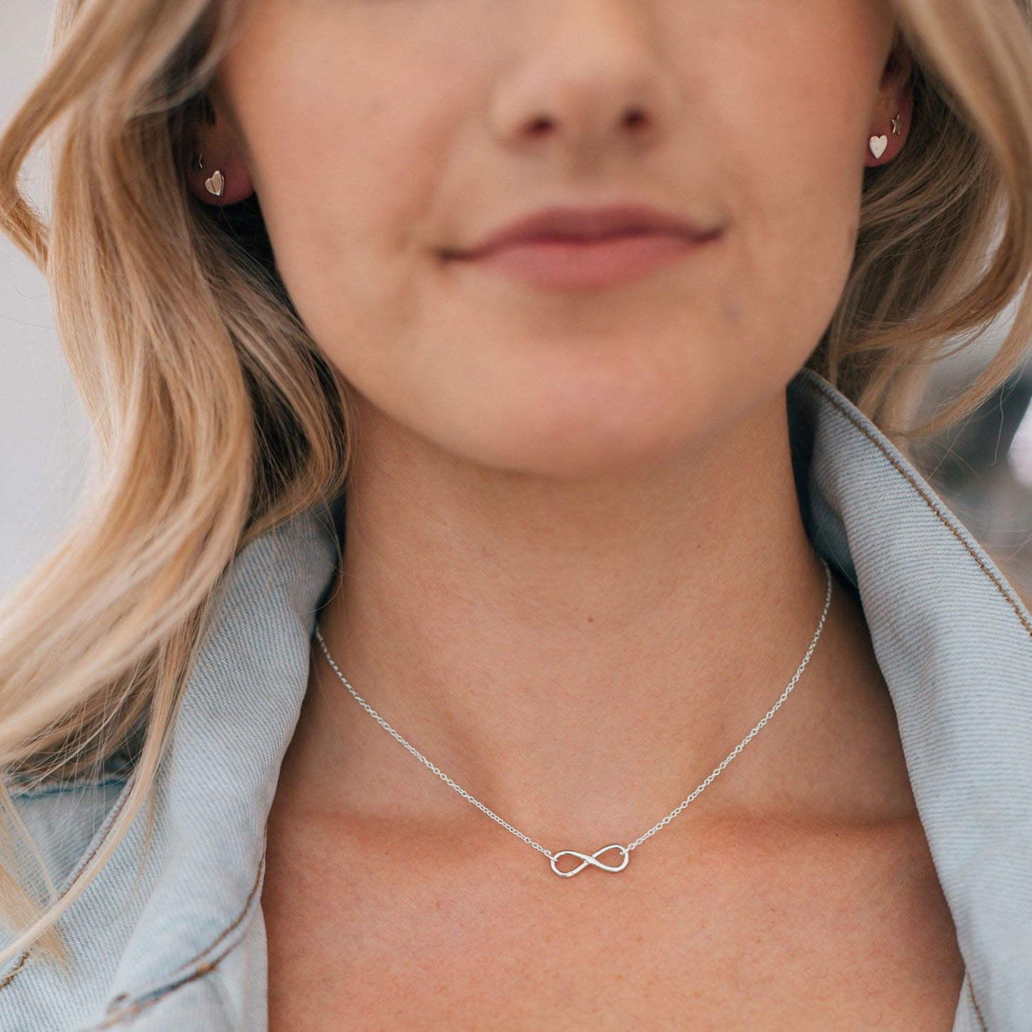 VRIUA Linked Pendant Necklace 14K Silver Plated Dainty Necklace for Women Minimalist Silver Necklace Everyday Jewelry