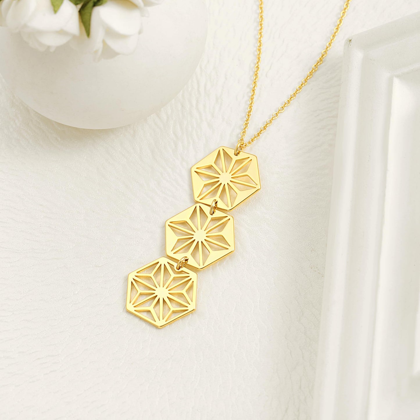 Dainty Long Gold Necklace for Women Trendy 18K Gold Chain Pendant Necklaces Personalized Simple Snowflake Necklace