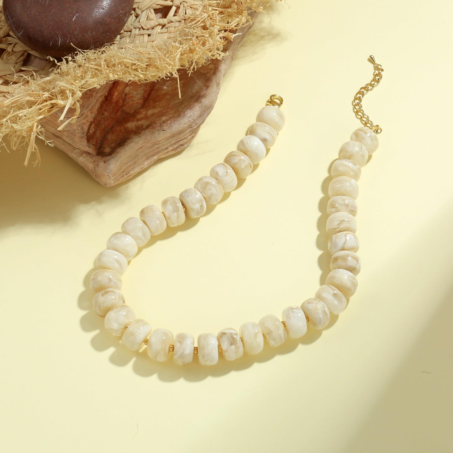 Badu Beige Chunky Beaded Necklace for Women,Acrylic Bead Choker Statement Necklace Cute Trendy Necklaces Jewelry Gifts