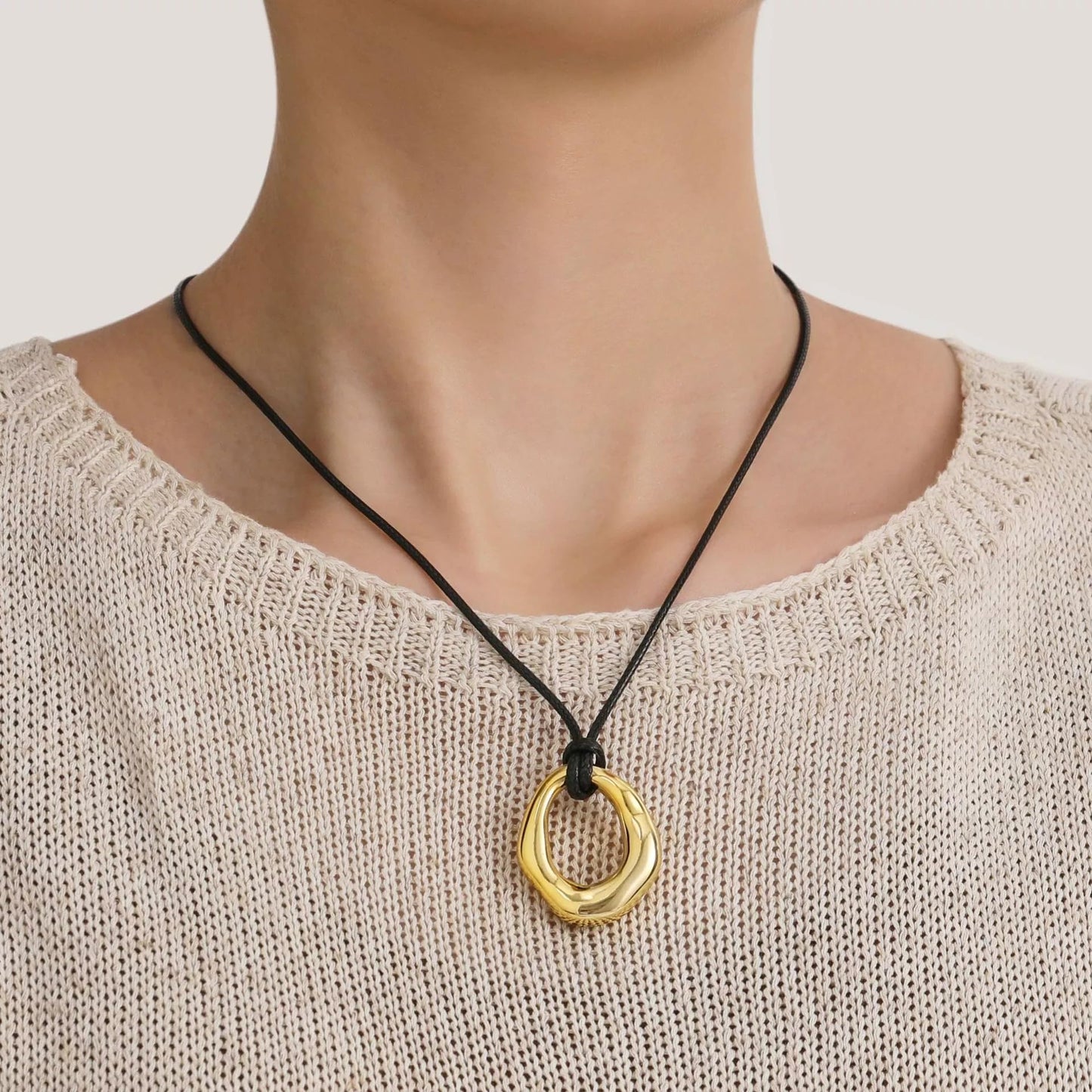 Hcrohihit Chunky Hollow Pendant Necklace for Women,Trendy Charm Big Circle Necklace Boho Punk Cowgirl Outfits Western Accessories (A-GD)