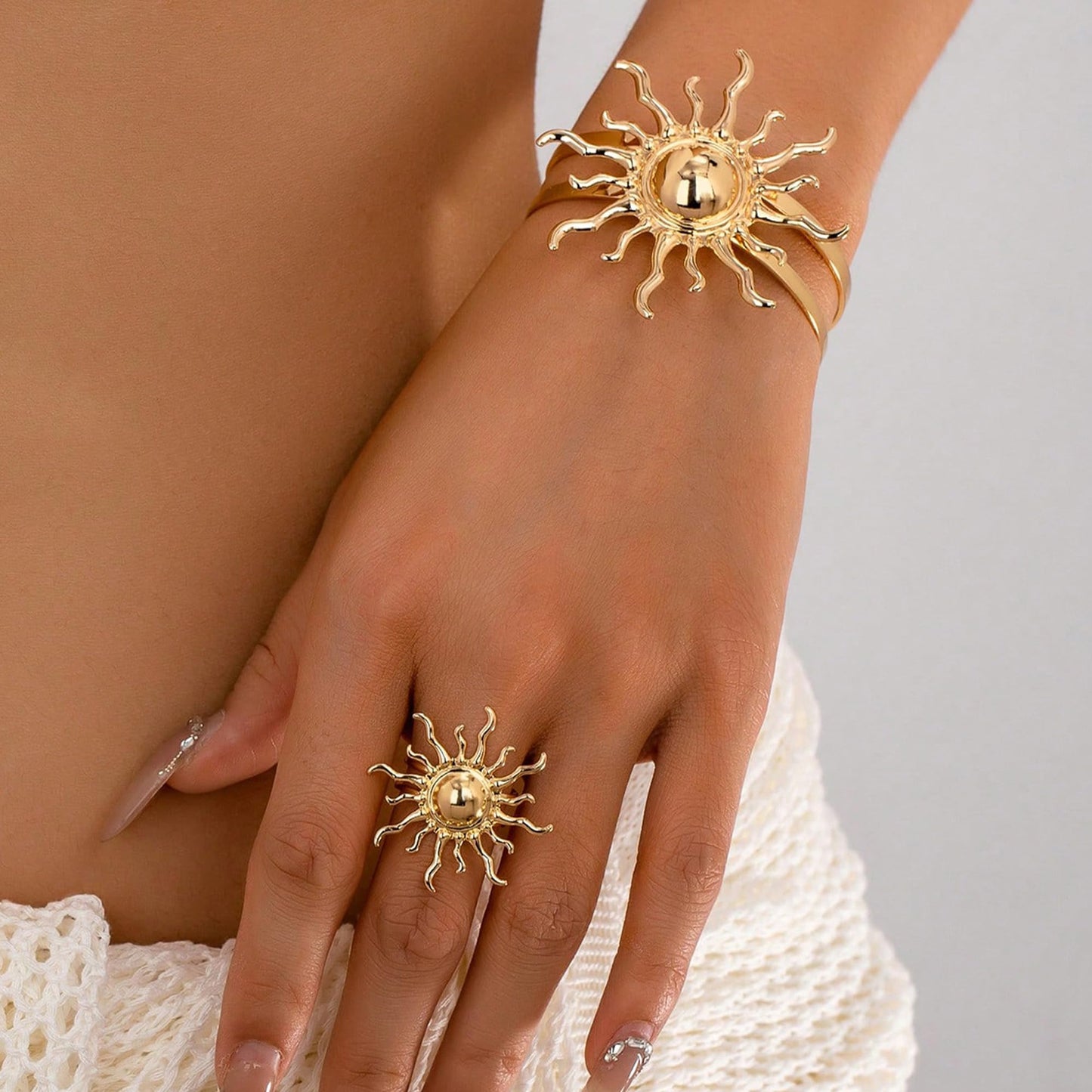 TONLUYAX Chunky Gold Cuff Bracelets for Women Large Adjustable Sun Bracelets Summer Beach Bangle Bracelet Vintage Jewelry