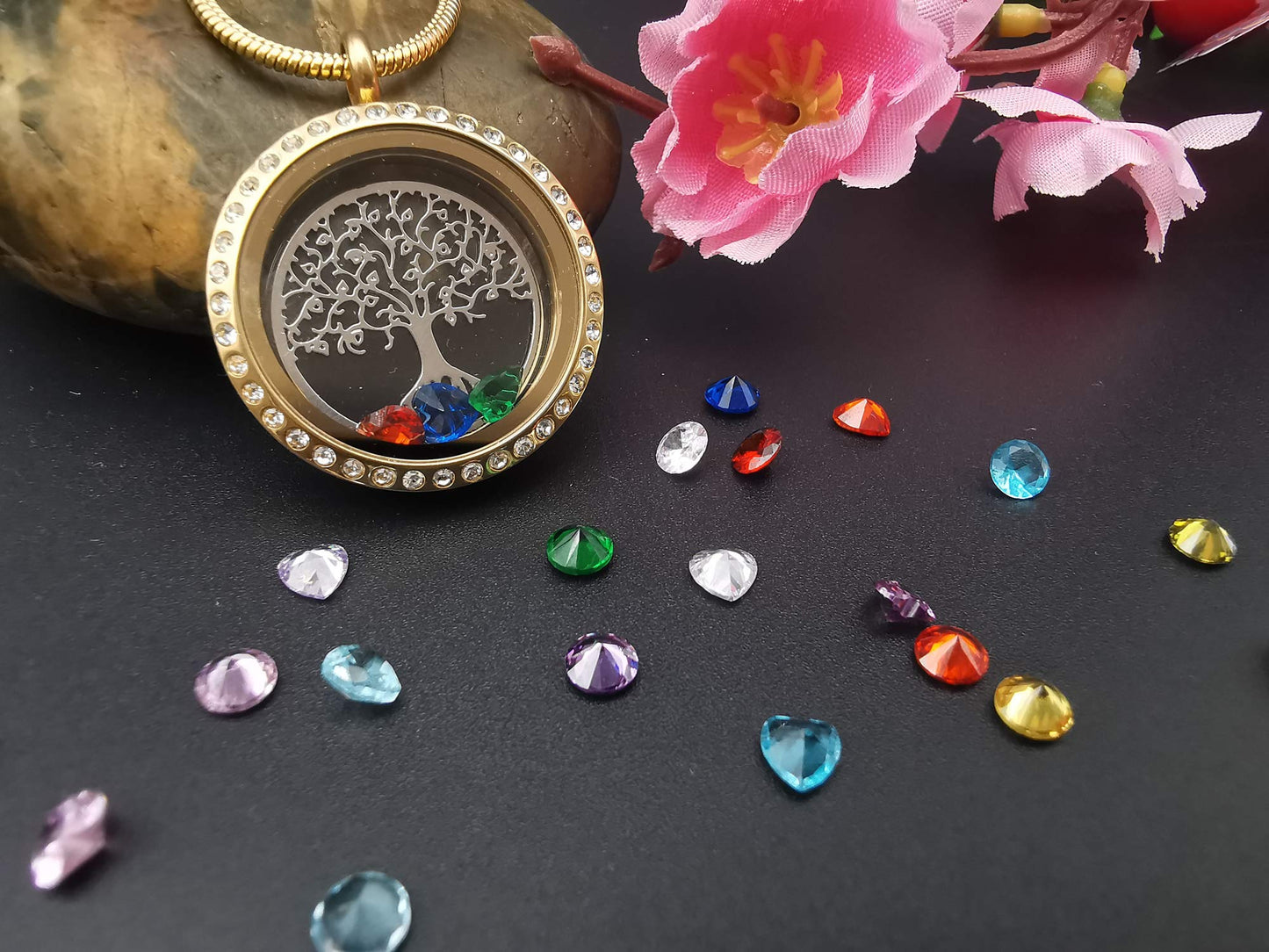 18K Gold Plated Tree of Life Floating Locket Family Necklace Pendant with 24Pcs Birthstones, Best Gift for Mom Mother Mummy Grandma Nana Aunt Niece Women