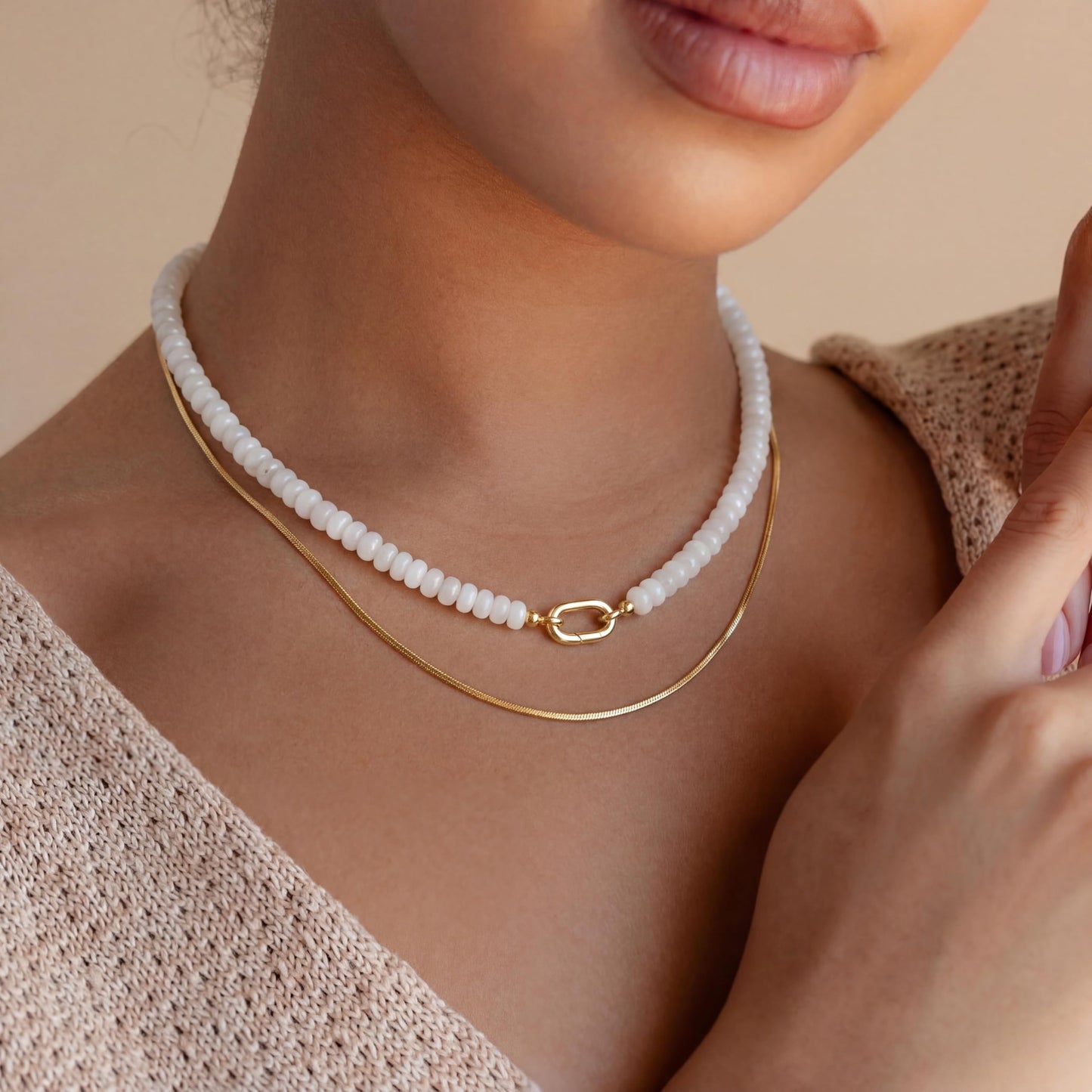 CONRAN KREMIX Clear White Stone Beaded Necklace for Women,Natural Stone Bead Choker Necklaces Boho Summer Beach Necklace Gemstone Jewelry Gift for Women