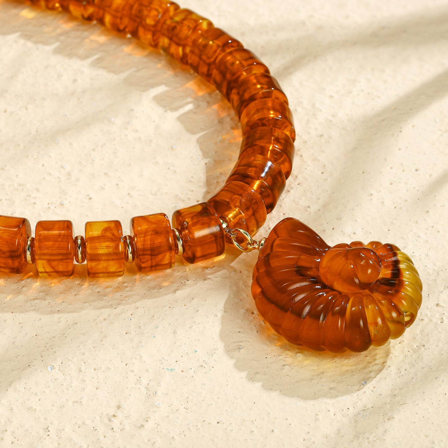 CLASSYZINT Brown Bead Necklace with Conch Shell Pendant Seashell Necklace Beach Holiday Accessory