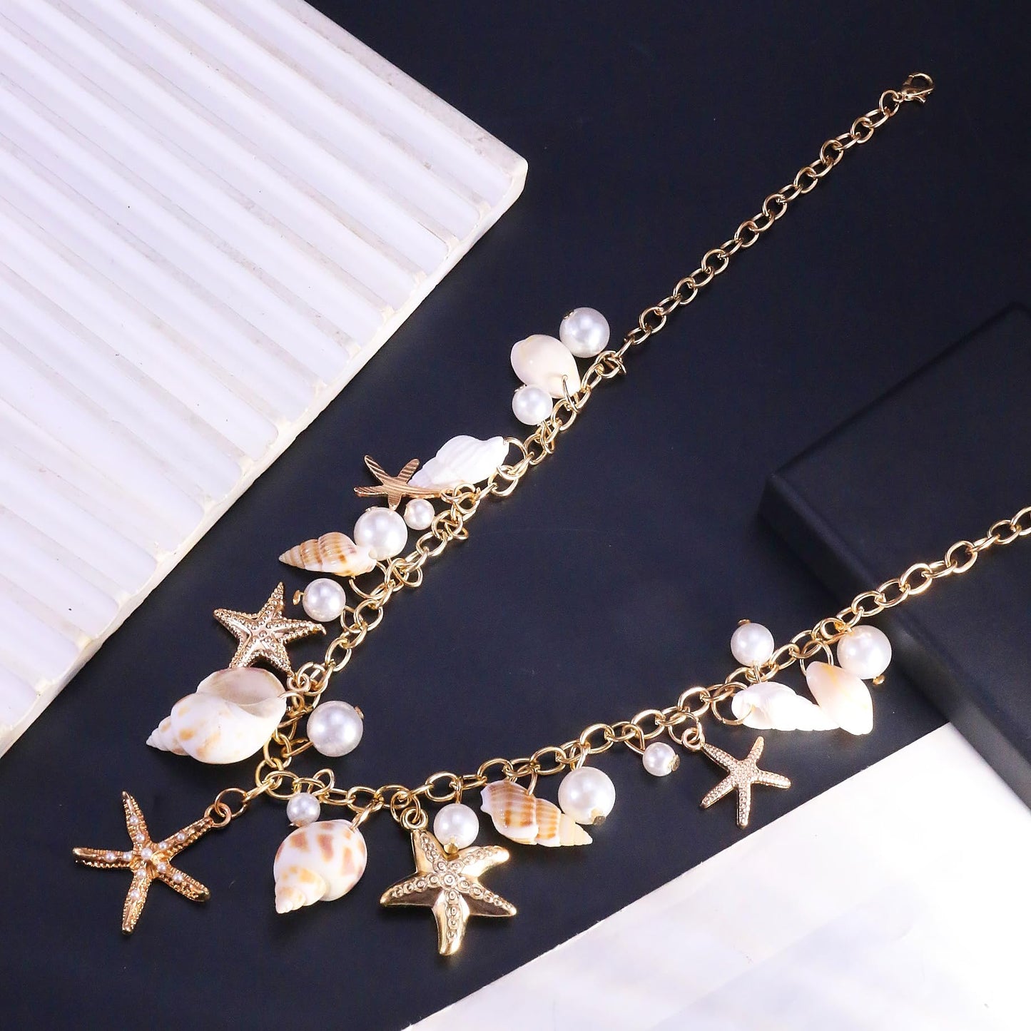 Gold Starfish Seashell Pearl Necklace for Women Gold Pearl Beaded Choker Necklace Summer Boho Starfish Seashell Charm Pendant Necklaces Beach Mermaid Jewelry Accessories