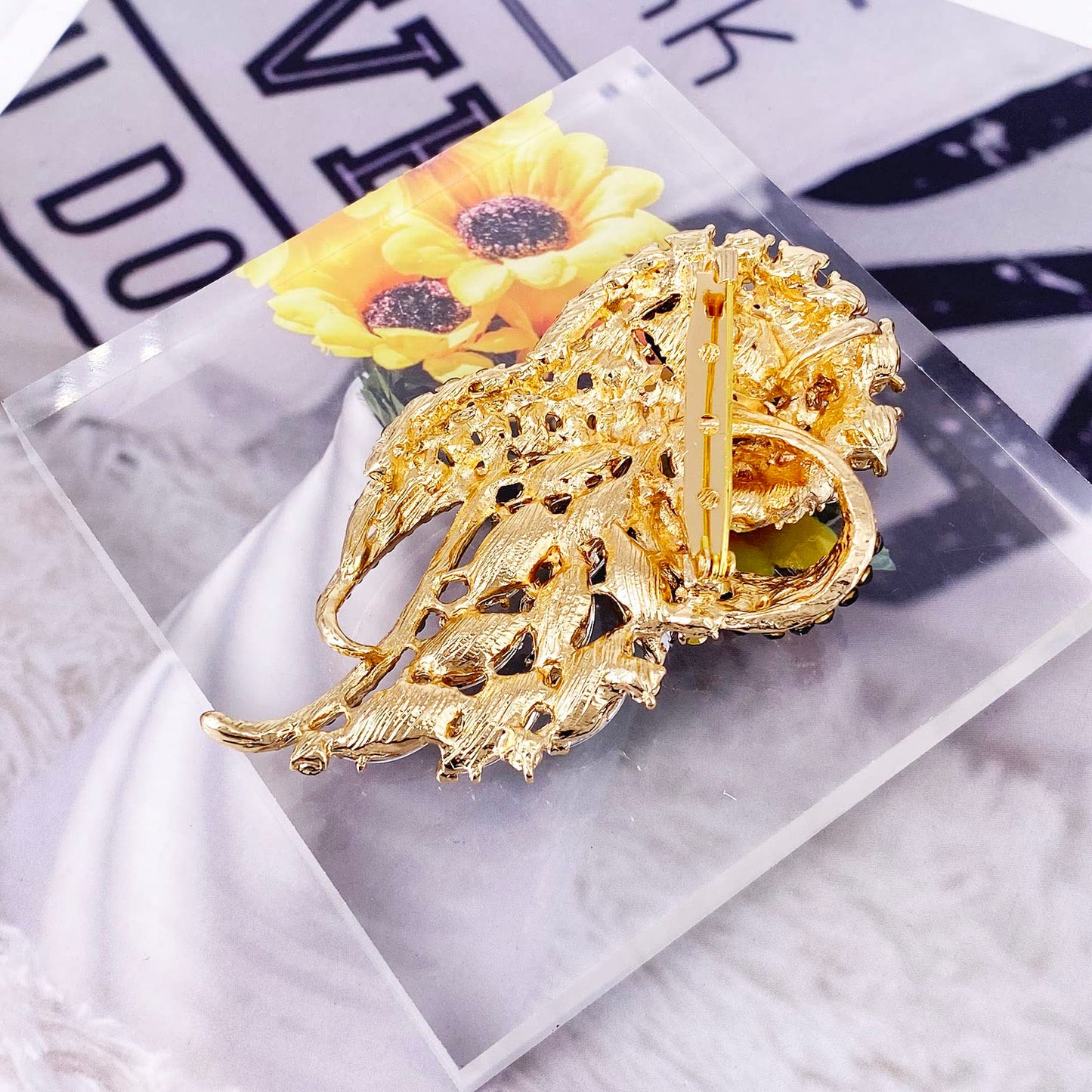 LAXPICOL Women's Vintage Green Austrian Crystal Elegant Flower Bouquet Wing Brooch Gold Tone