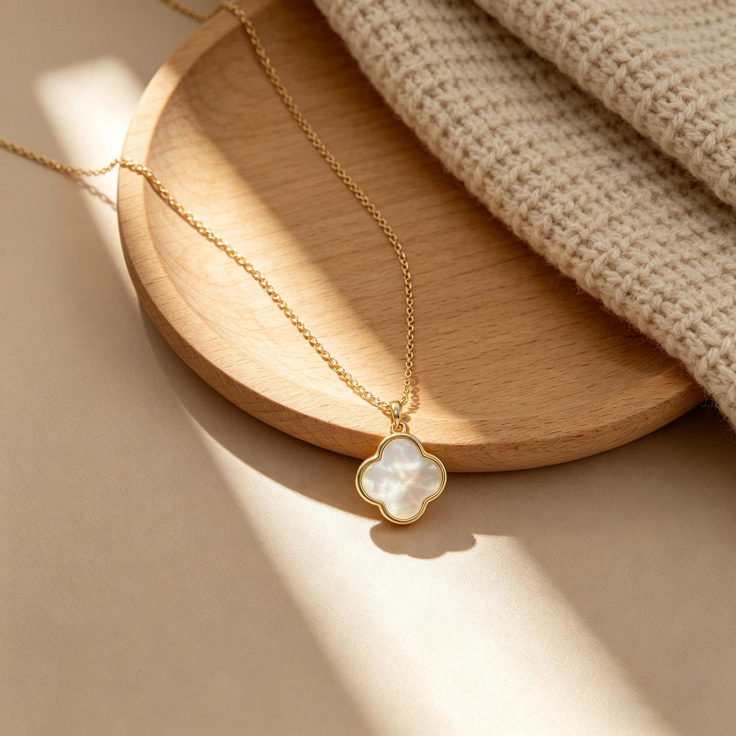 Baydurcan Four Leaf Clover Necklace for Women, Natural White Shell Pendant Golden Clover Necklace, Irish Good Luck Charm Jewelry Thoughtful Birthday Christmas Gift for Her