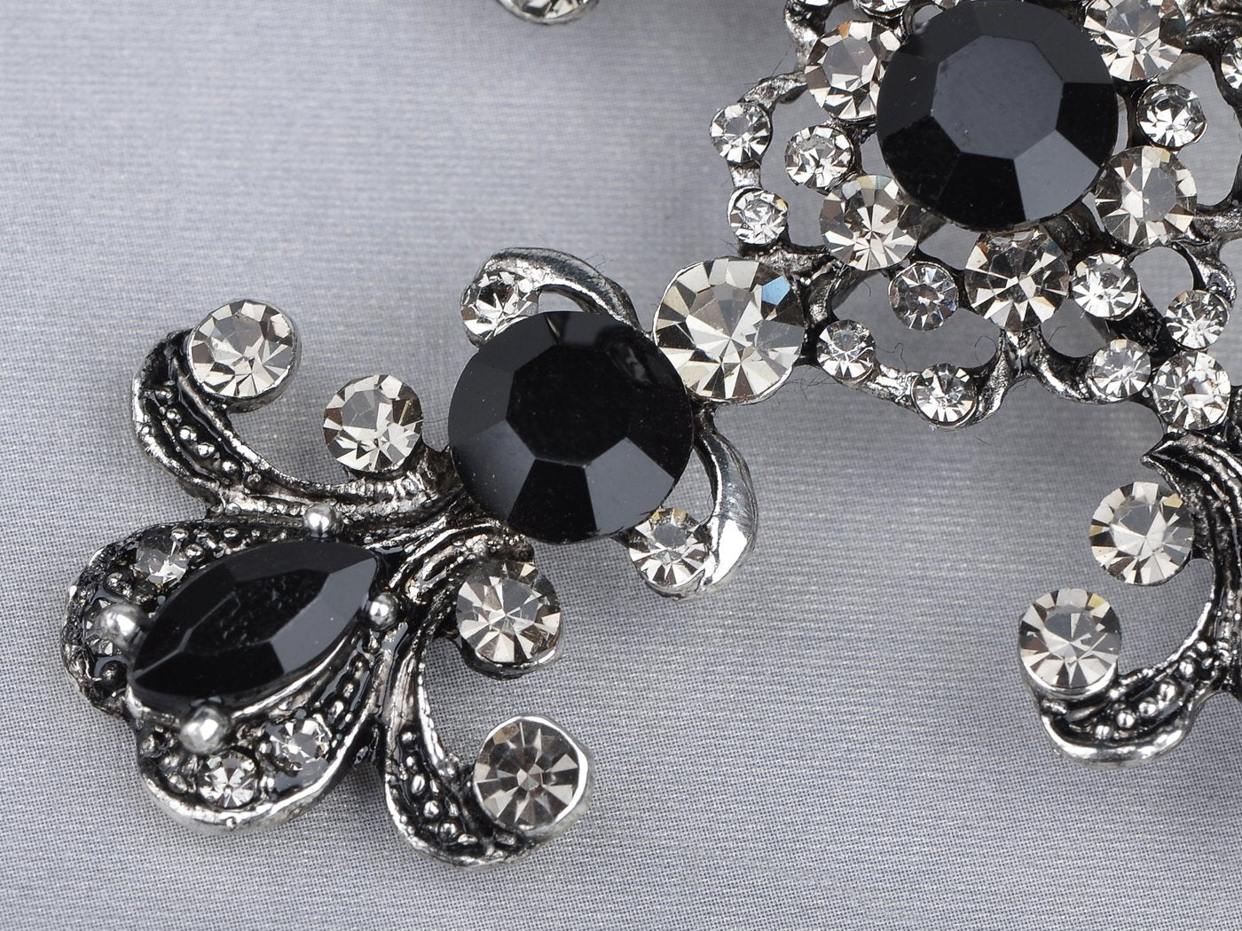 Alilang Gothic Holy Beaded Flowery Gunmetal Tone Crystal Flourish Church Religious Cross Pin Brooch