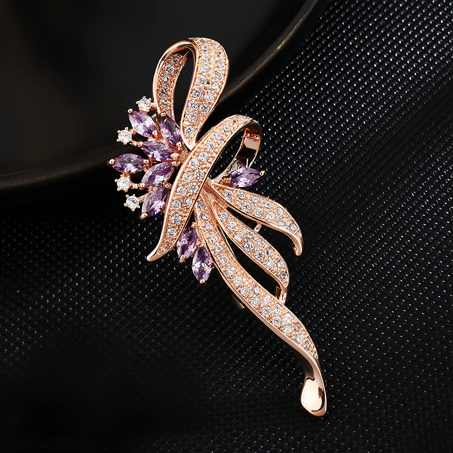 EMEGCY Rhinestone Flower Brooch for Women Pink Crystal Flower Brooch Rose Gold Lapel Pin Scarf Clip Wedding Gift Jewelry for Mom Wife