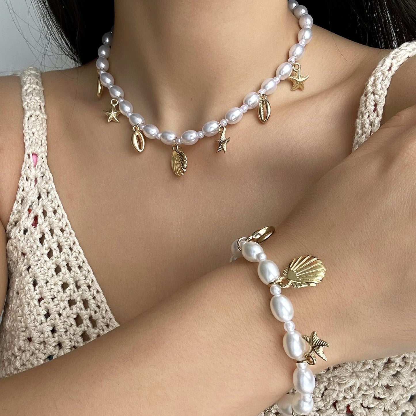 Pearl Gold Starfish Seashell Necklace for Women Boho Mermaid Pearl Beaded Necklace Trendy Gold Starfish Shell Charms Necklaces Summer Beach Vacation Jewelry Accessories (B)