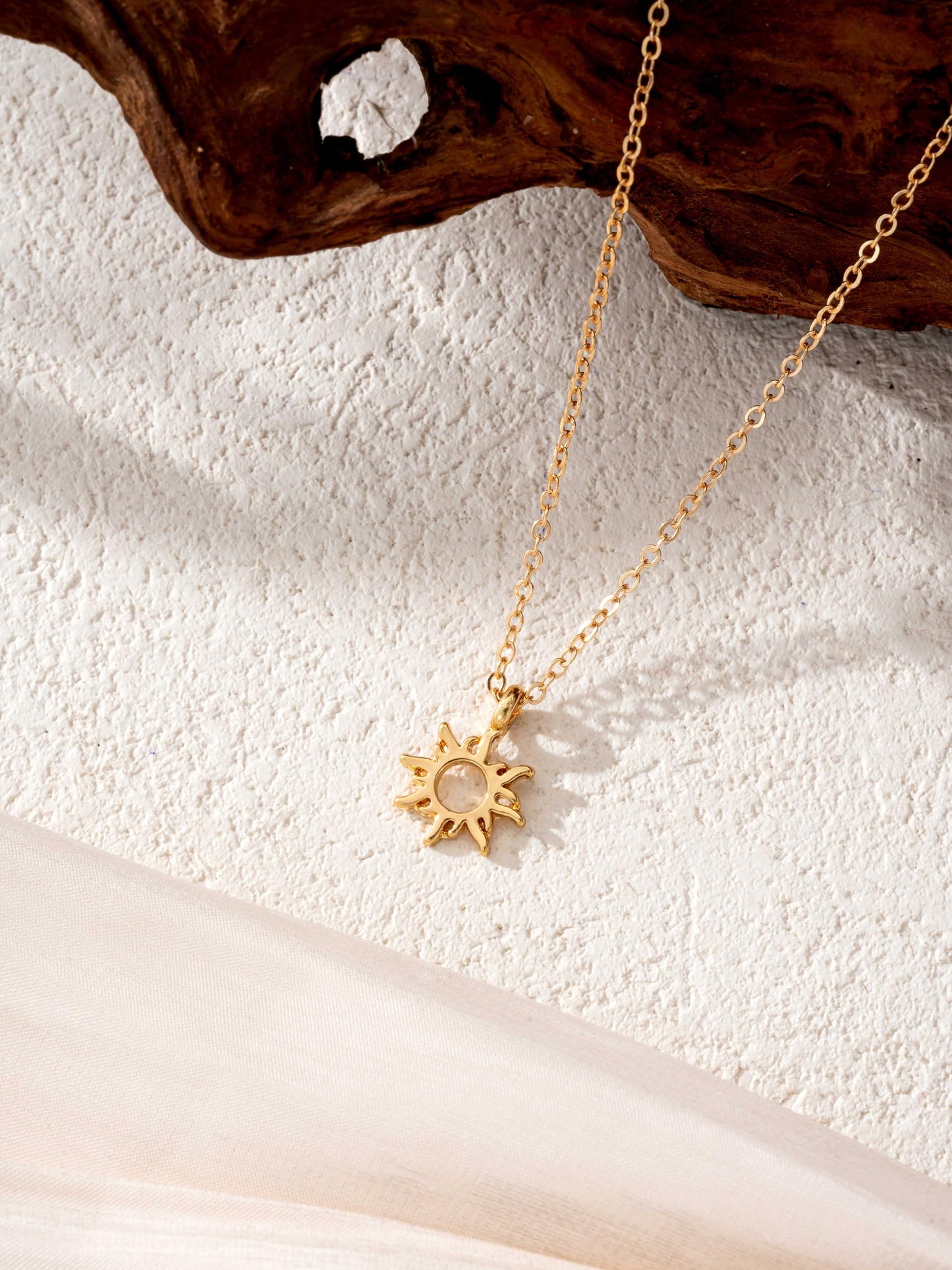 Baydurcan Gold Sun Necklace Friendship Gifts for Women Friends Cheer Up Gifts for Women (Sun)
