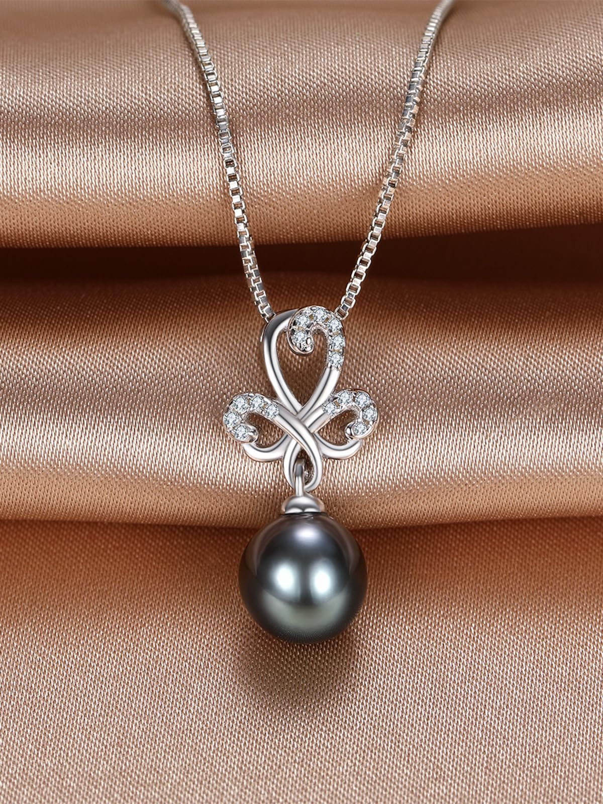 KANNSOAR Tahitian Black Pearl Necklace 18K White Gold Plated Sterling Silver Four Leaf Clover Pendant for Wedding Anniversary Birthday Jewelry Gifts for Women Wife Mom Lover Girlfriend