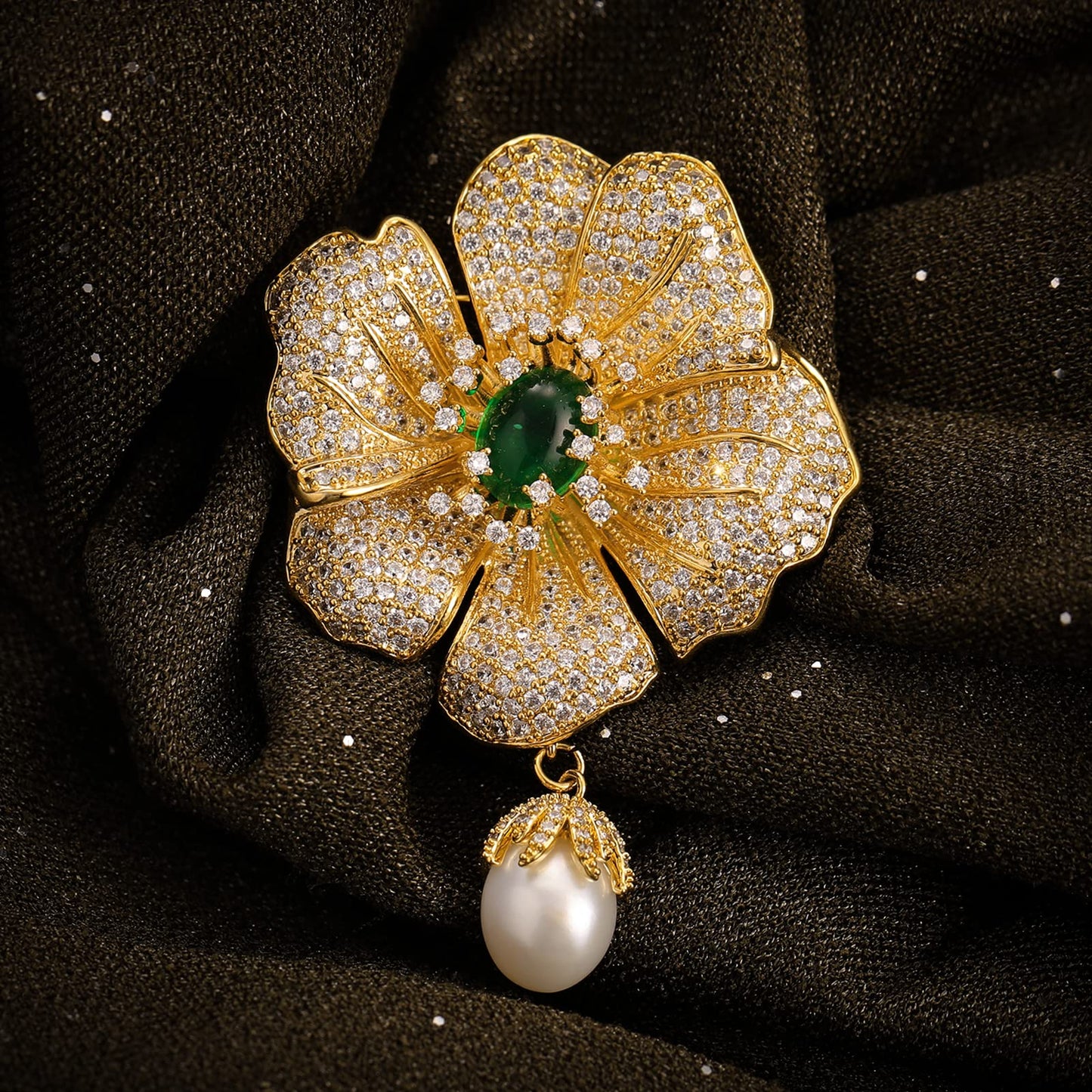 AILONMEI Floral Series Elegant Brooch Pins For Woman Fashion Jewelry, Large Vintage Costume Broches Christmas Gift (Camellia, Gold)