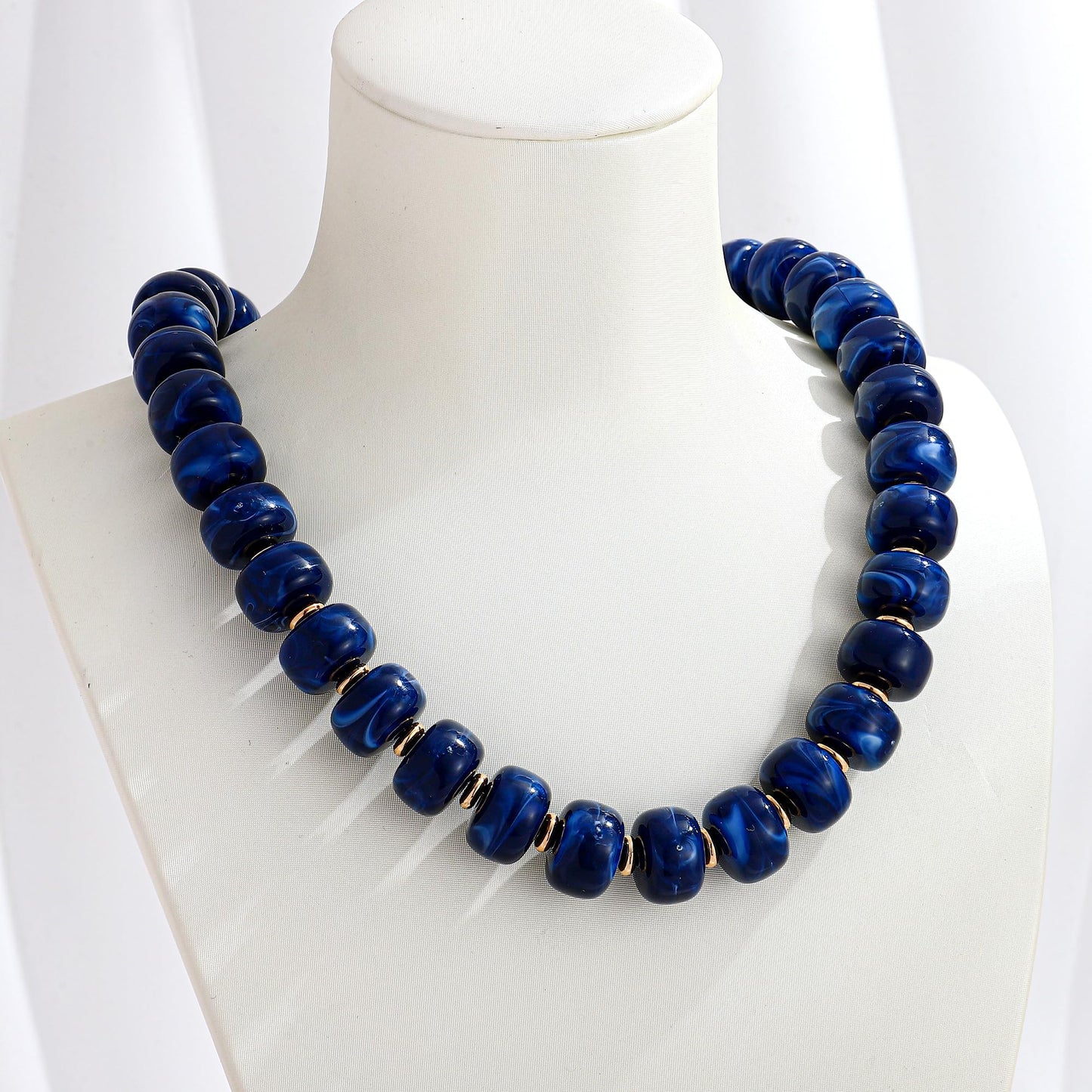 WOWORAMA Blue Chunky Beaded Necklace for Women Navy Blue Resin Acrylic Beads Necklace Statement Chunky Choker Necklaces Trendy Boho Summer Jewelry