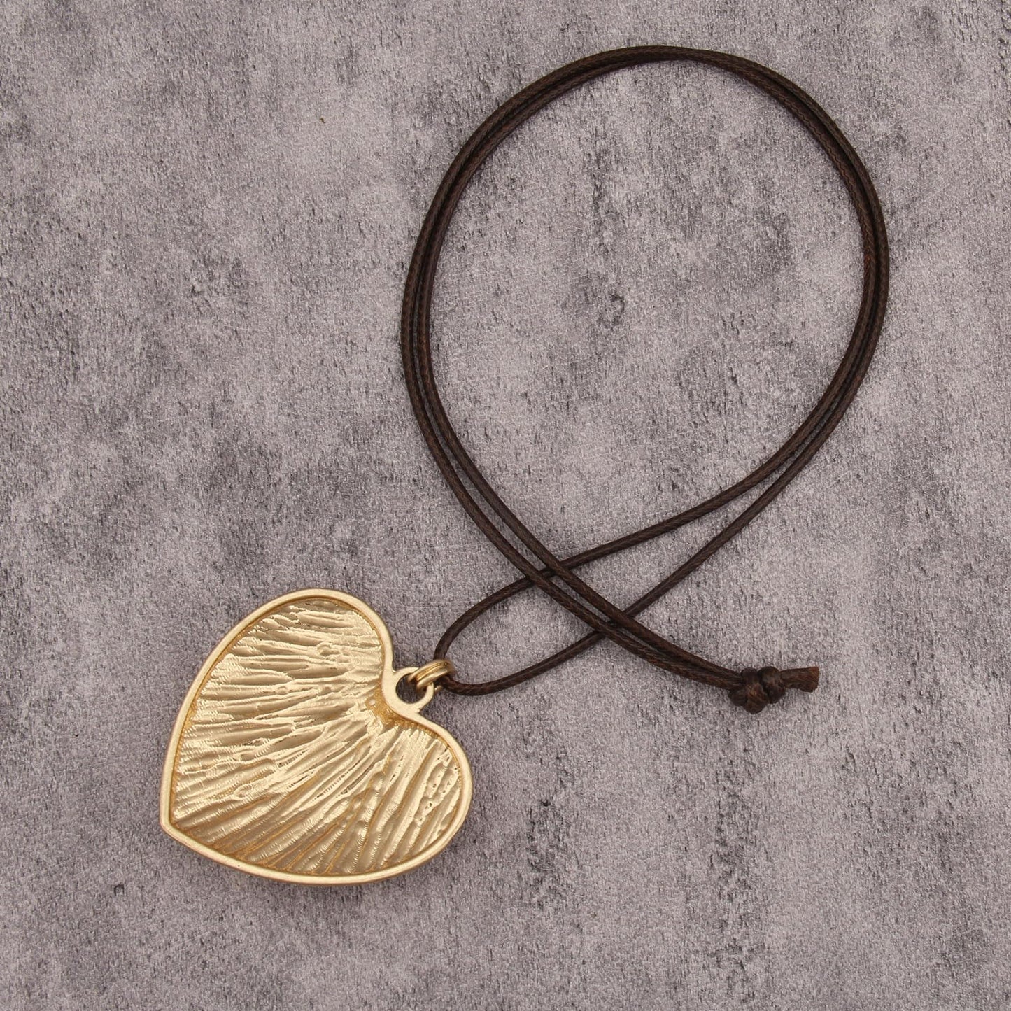 joymiao Boho Necklaces for Women Chunky Vintage Necklaces Large Pendant Necklace with Gold Heart Long Chain Bohemian Hippie Style