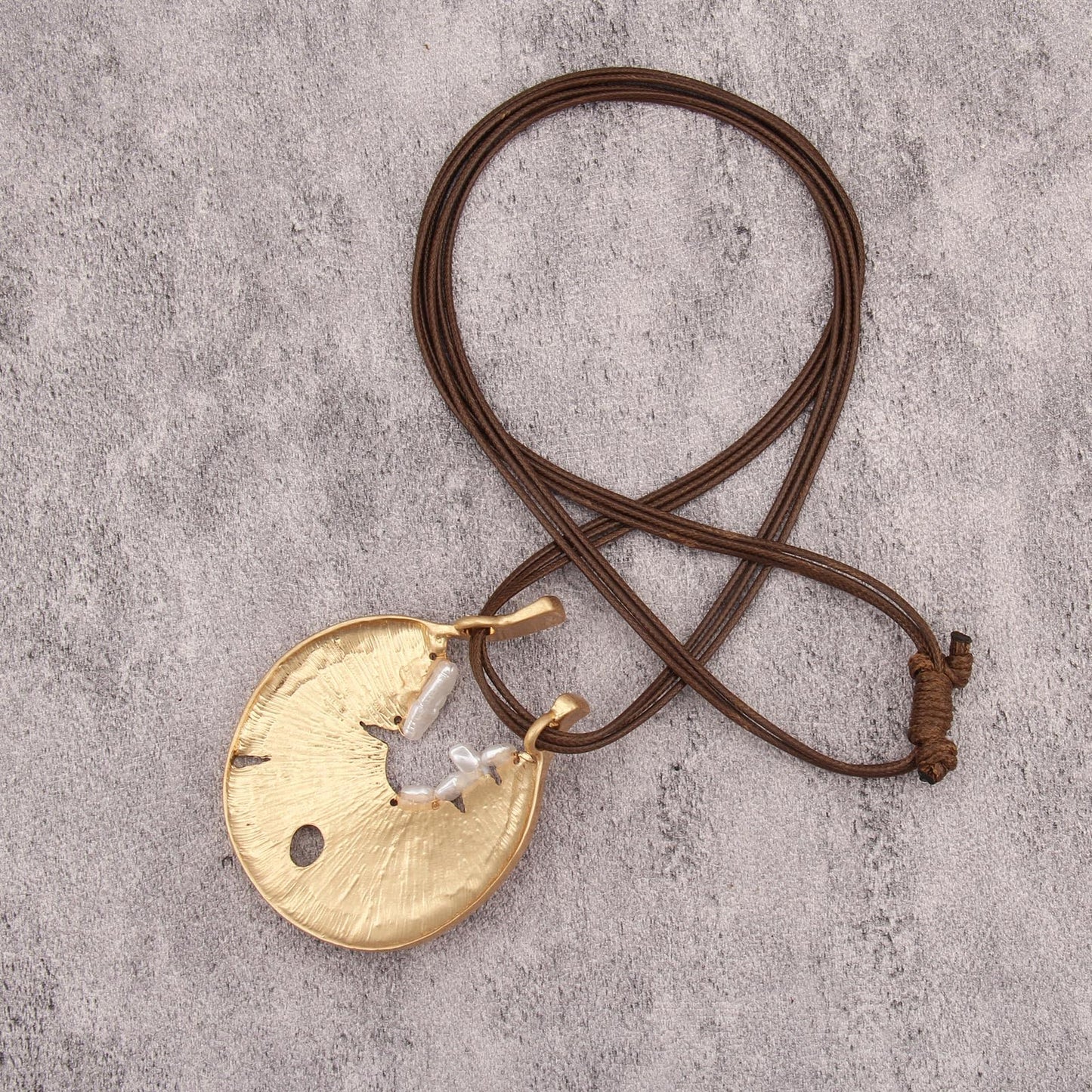 joymiao Boho Long Necklaces for Women Vintage Chunky Statement Necklace with Large Gold Circle Pendant and Pearl Long Boho Hippie Jewelry
