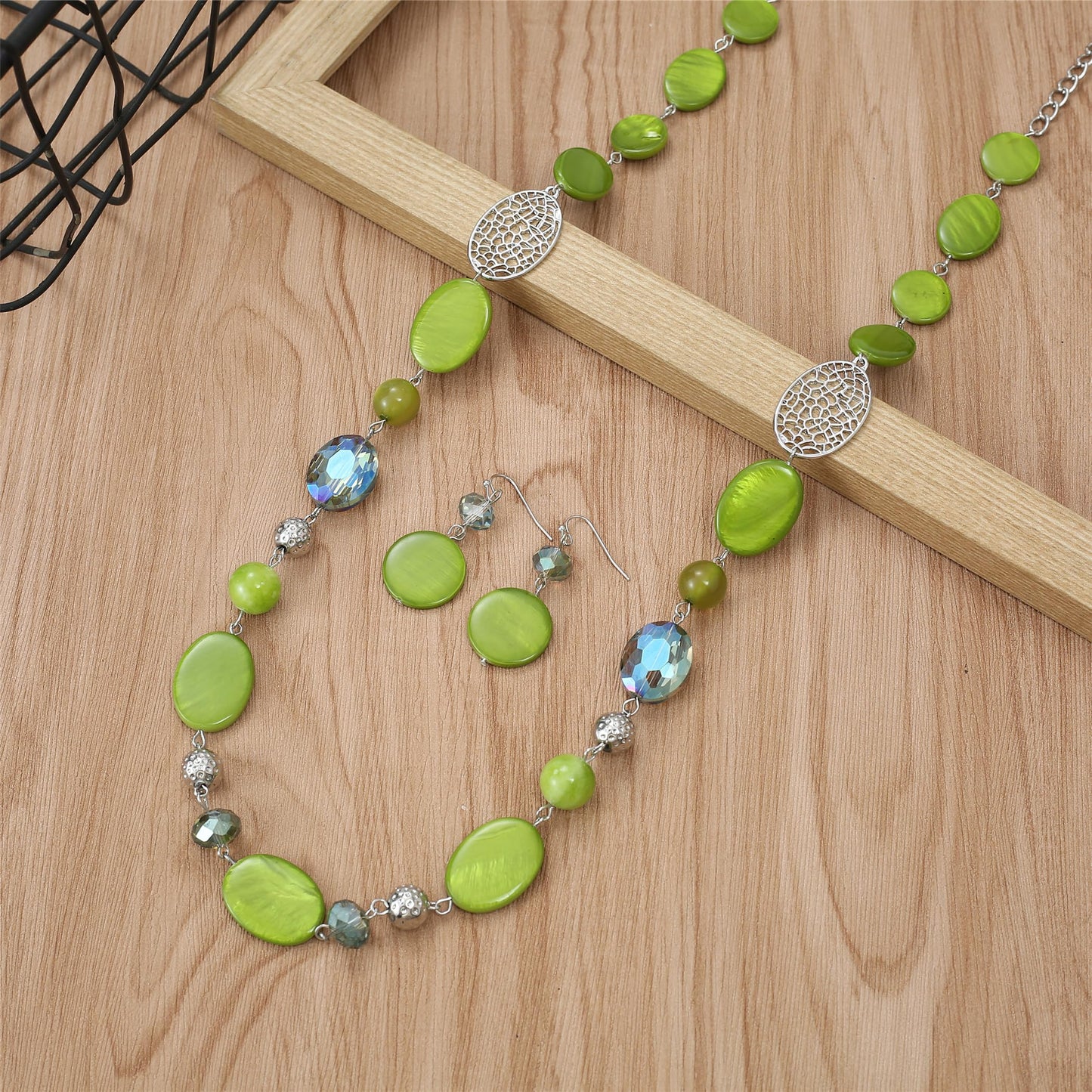 Aenu Beaded Long Necklace Set for Women Silver Gold Tone Sweater Chain Stone Crystal Beads Necklace Trendy Fashion Jewelry for Holiday Gifts (Green)