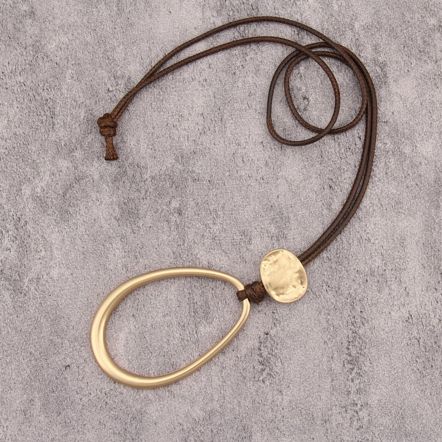joymiao Vintage Pendant Necklace for Women Long Chunky Boho Necklace with Large Gold Pendant Long Chain Boho Jewelry