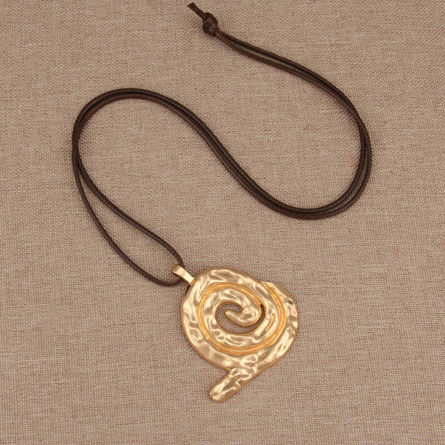 joymiao Bohemian Pendant Necklace Women Chunky Gold Necklace Boho Vintage Statement Necklaces with Swirl Pendant Casual Hippie Jewelry