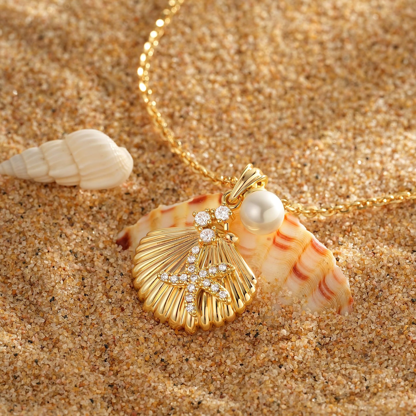 MTMY Gold Starfish Necklace 14K Gold Plated Shell Conch Ocean Pendant Necklace for Women Beach Summer Jewelry (pearl seashell)