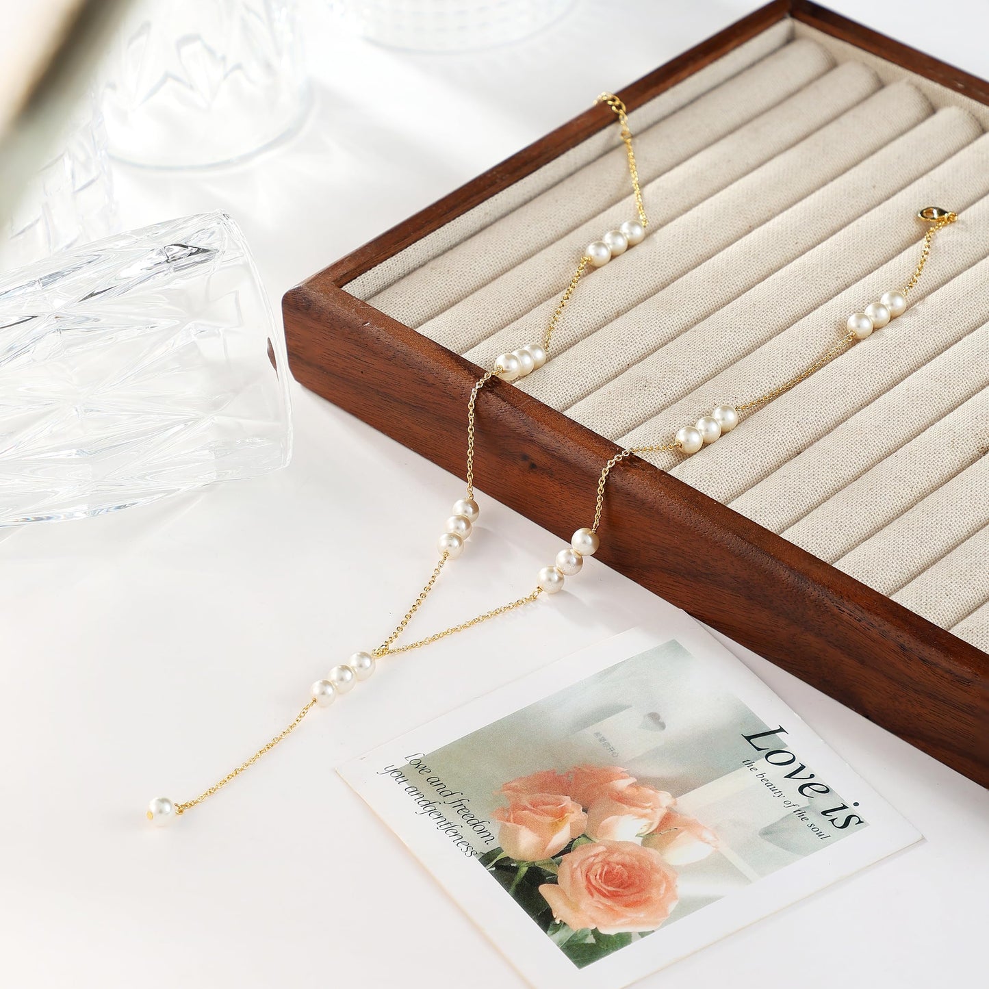 Caenyo Pearl Lariat Necklace for Women, 14K Gold Plated Dainty Y-Shaped Necklace with 3 Freshwater Cultured Pearls, Adjustable Long Drop Chain Jewelry Gift