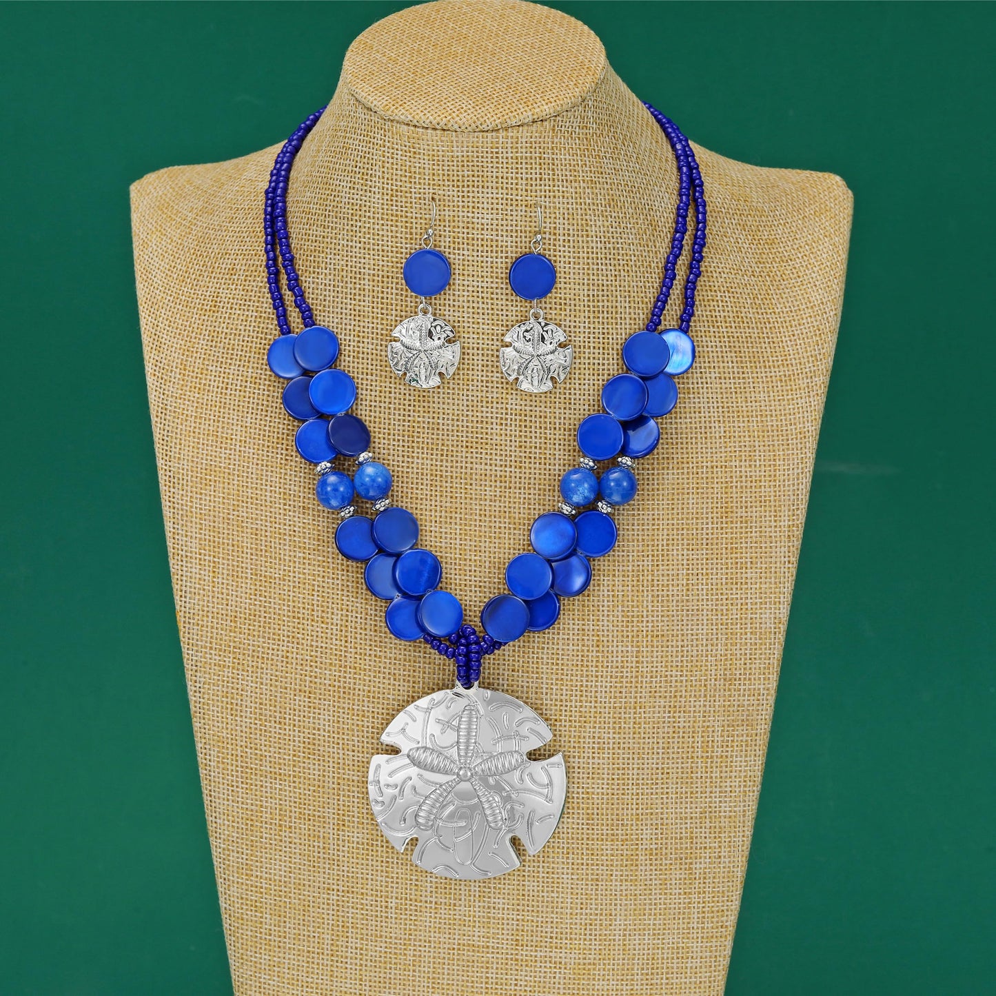 Perla Boho Starfish Necklace for Women, Chunky Layered Shell Beads Choker Necklace and Earrings Set, Ocean-Themed Summer Beach Jewelry (Blue)