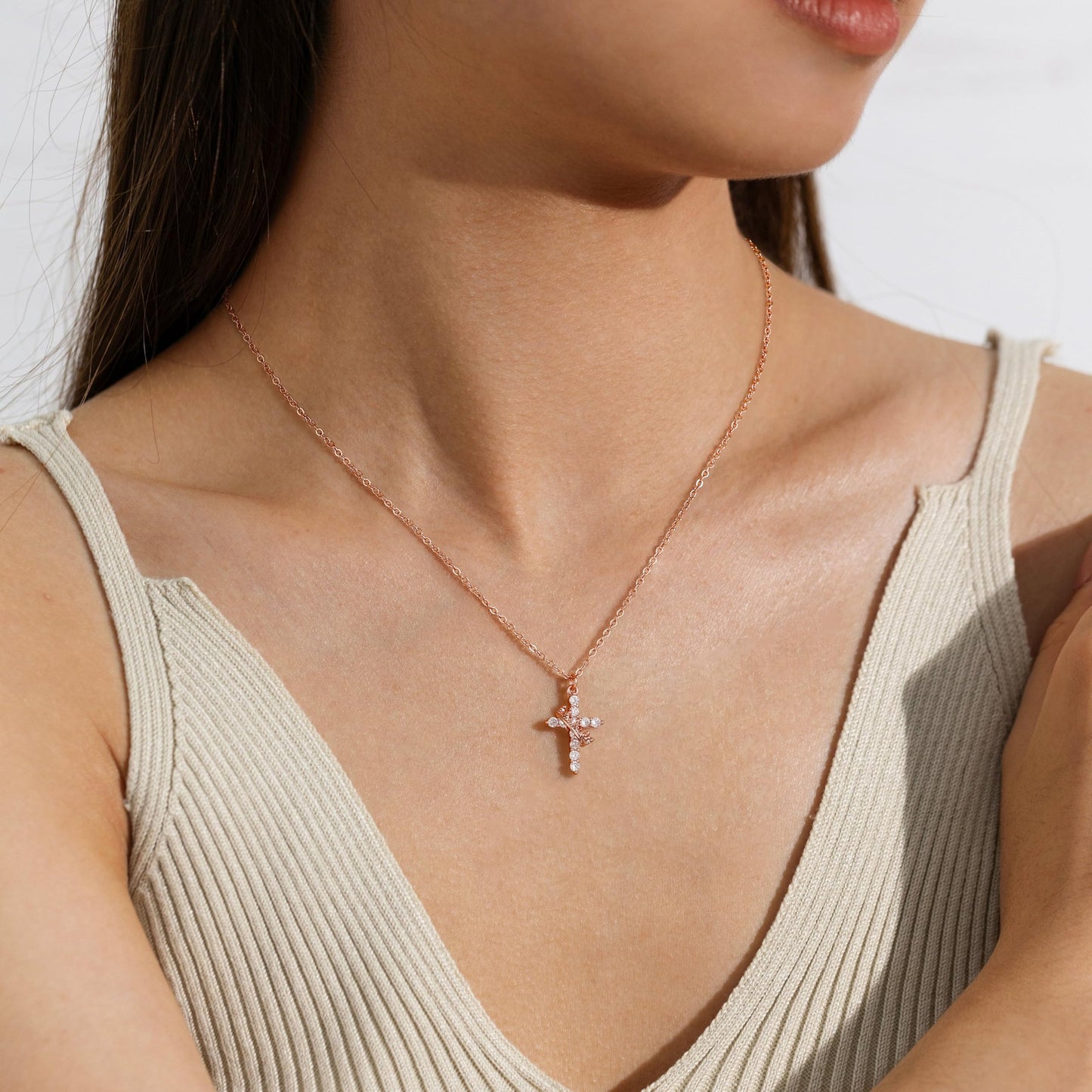 Robaice Rose Gold Cross Necklace for Women, Rose Gold Plated Crown Cross Pendant Necklace Cross Necklaces Faith Jewelry First Communion Necklace, Rose Gold