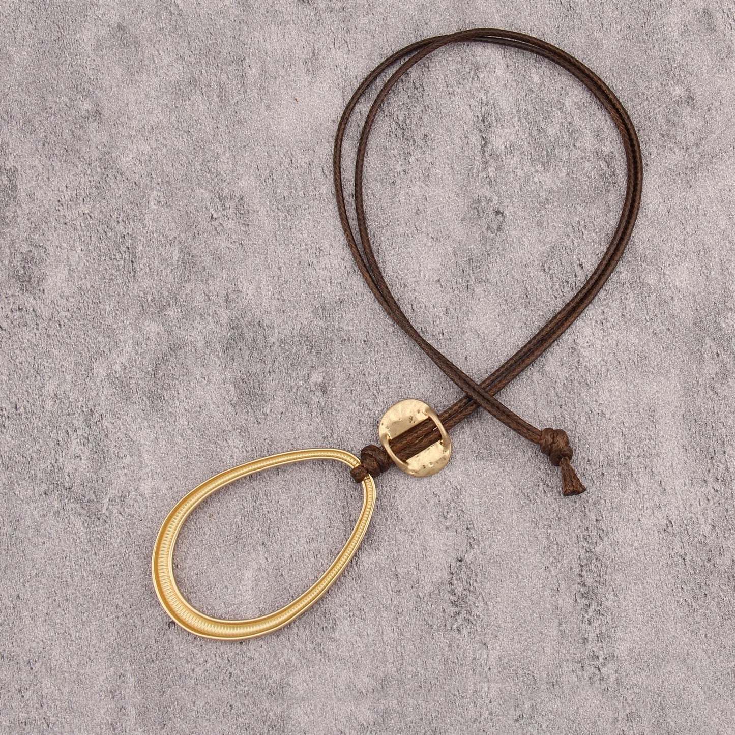 joymiao Vintage Pendant Necklace for Women Long Chunky Boho Necklace with Large Gold Pendant Long Chain Boho Jewelry