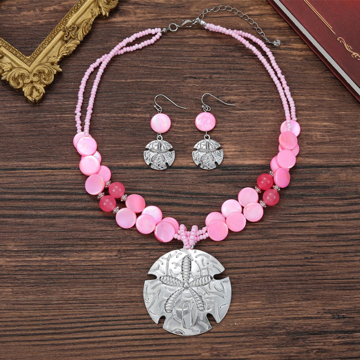 Perla Boho Starfish Necklace for Women, Chunky Layered Shell Beads Choker Necklace and Earrings Set, Ocean-Themed Summer Beach Jewelry (Light pink)