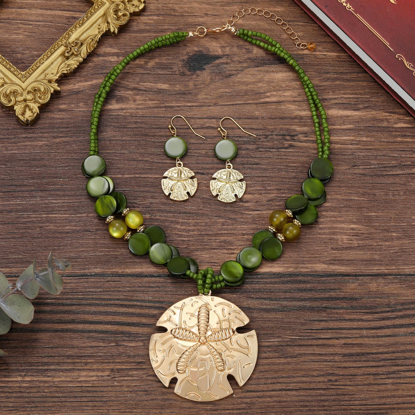 Perla Boho Starfish Necklace for Women, Chunky Layered Shell Beads Choker Necklace and Earrings Set, Ocean-Themed Summer Beach Jewelry (Olive green)
