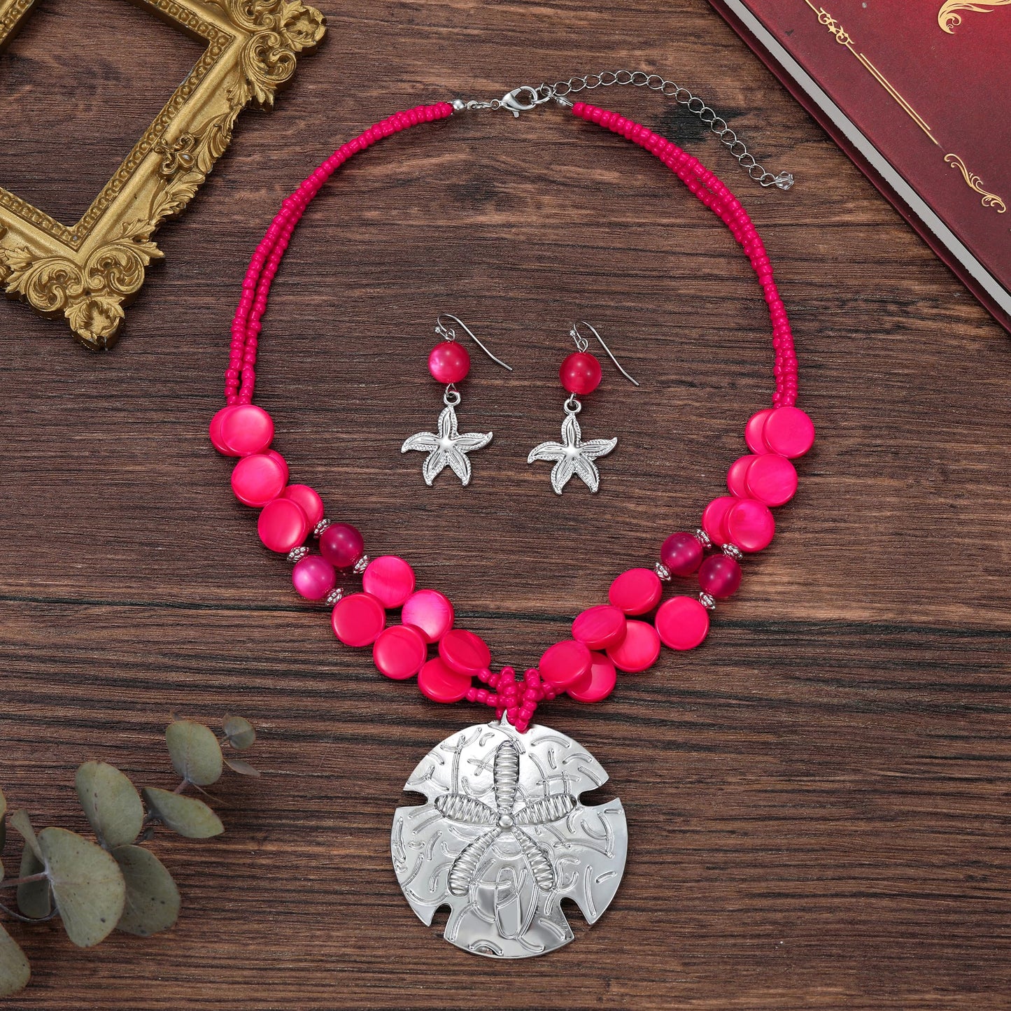 Perla Boho Starfish Necklace for Women, Chunky Layered Shell Beads Choker Necklace and Earrings Set, Ocean-Themed Summer Beach Jewelry (Fuchsia pink)